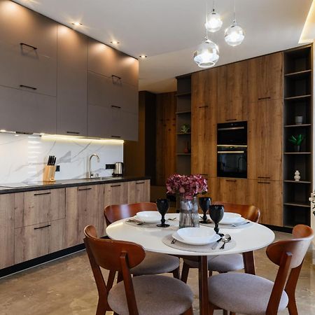 Luxury Apartments Smart House Oezjhorod Buitenkant foto