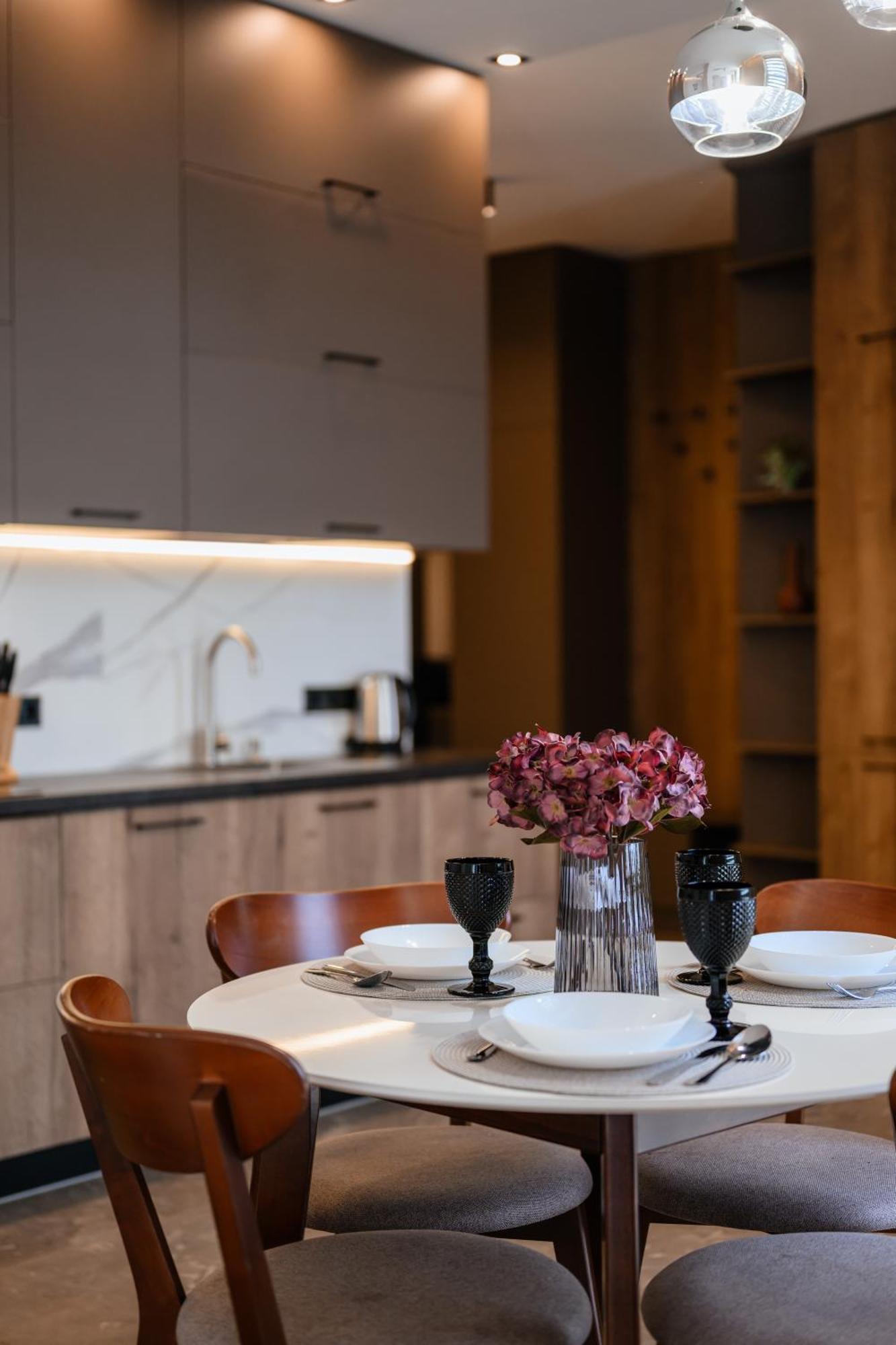 Luxury Apartments Smart House Oezjhorod Buitenkant foto