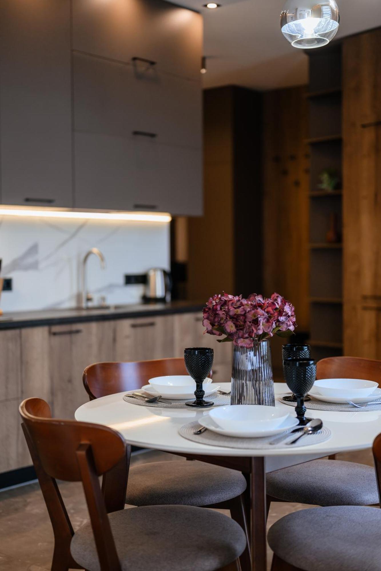 Luxury Apartments Smart House Oezjhorod Buitenkant foto